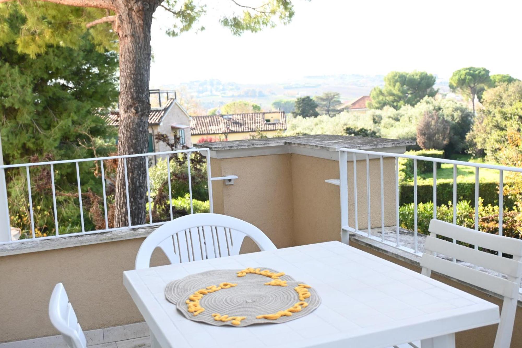 N185 - Numana, Meraviglioso Trilocale Con Terrazzo E Piscina Экстерьер фото
